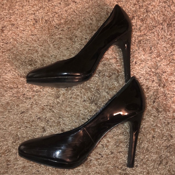 Heels - Picture 2 of 4